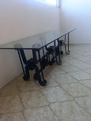 Mesa centro hierro forjado y vidrio