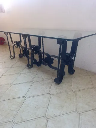 Mesa centro hierro forjado y vidrio