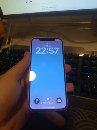 iPhone 12 en perfecto estado