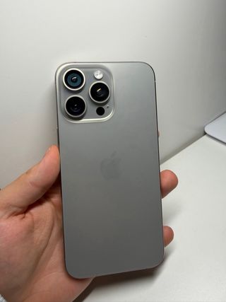 iPhone 15 Pro Max Gris