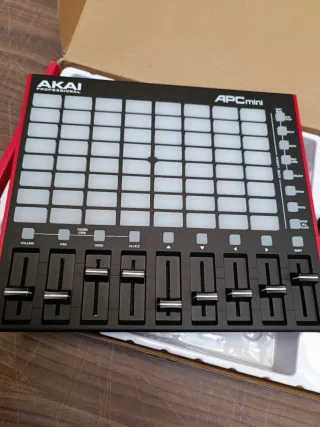 Akai APC Mini MK2 Controlador MIDI