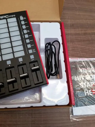 Akai APC Mini MK2 Controlador MIDI