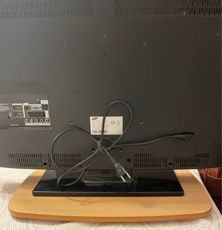 TV Samsung 32” + Fire TV (Smart TV)+base giratòria