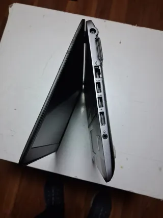 HP EliteBook 820 G1