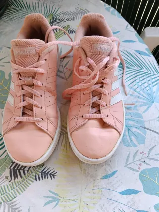 Zapatillas Adidas rosas y blancas