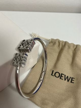 Pulsera Loewe Plata con Caja y Guardapolvos