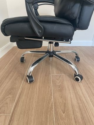 Silla de oficina negra