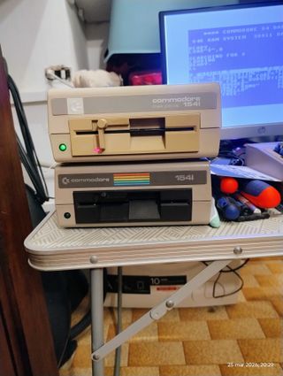 Commodore floppy drive 1541  bianco funzionante