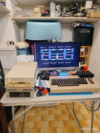 Commodore floppy drive 1541  bianco funzionante