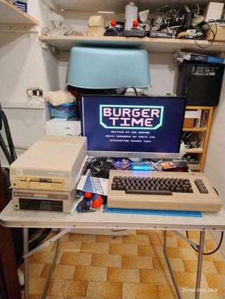 Commodore floppy drive 1541  bianco funzionante