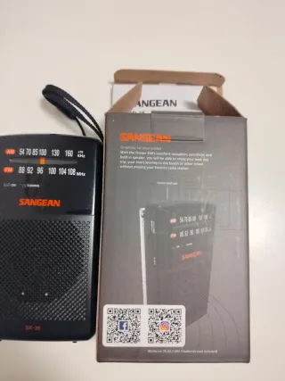 Radio Sangean AM/FM Portátil SR-35