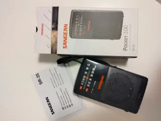 Radio Sangean AM/FM Portátil SR-35