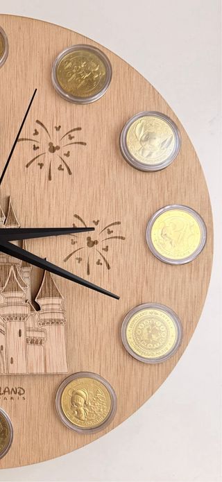 Reloj y  Expositor DLP