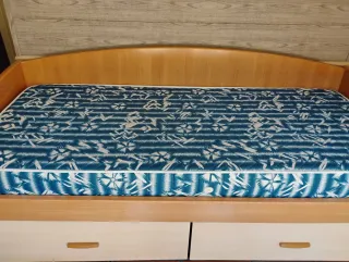 Cama nido con estampado floral