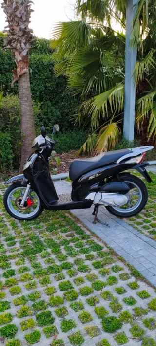 Honda SH 125i Scooter