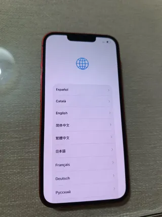 iPhone 13 Rojo + Funda Negra y Cable