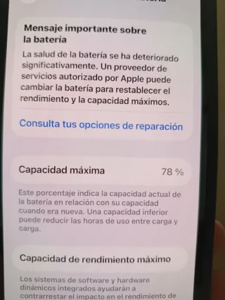 iPhone 13 Rojo + Funda Negra y Cable