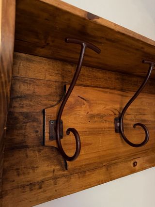 Mueble de entrada mexicano de madera