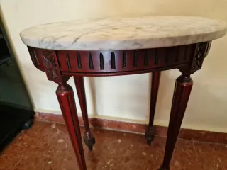 Mesa auxiliar mármol y madera