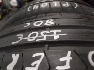 (P104) 235.40.20.96V pirelli Pzero