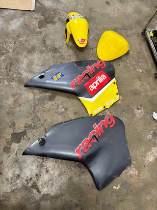 Carenados Aprilia RS 50 Negro y Amarillo