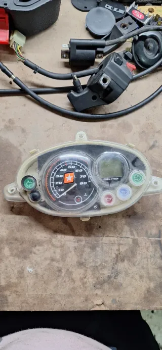 Llantas, cableado y marcador Yamaha Jog RR