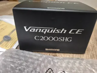 Shimano Vanquish CE C2000SHG (Modelo 2026)