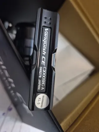 Shimano Vanquish CE C2000SHG (Modelo 2026)