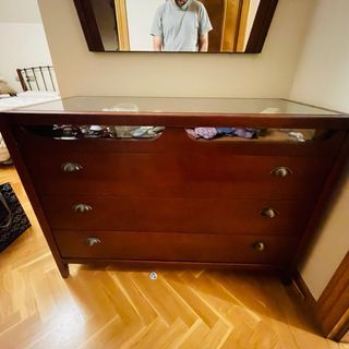 Cómoda madera cerezo con tapa cristal