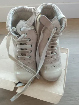 Botines niña ceremonia beige