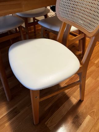 Juego de 4 sillas de comedor de madera
