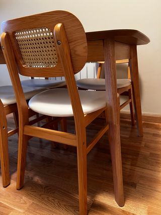 Juego de 4 sillas de comedor de madera