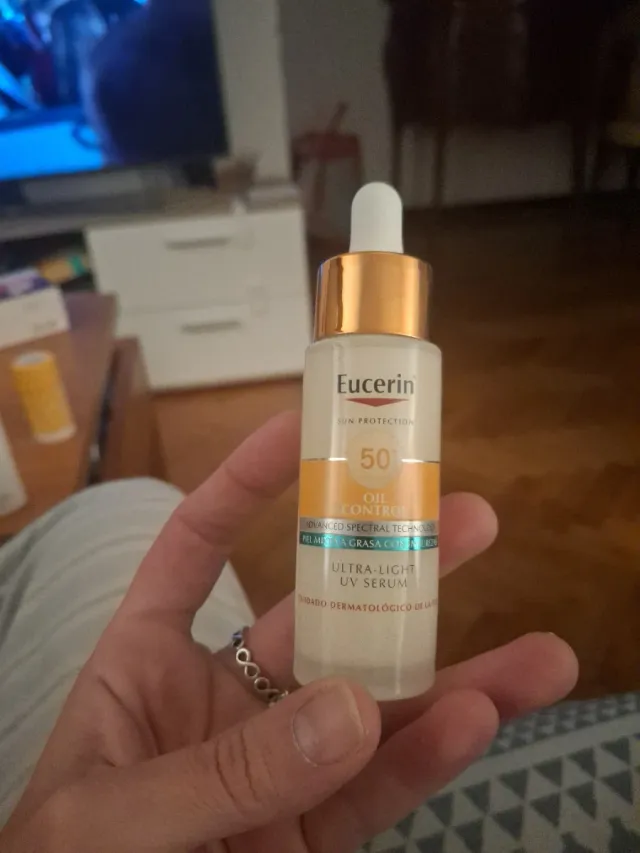 Eucerin Oil Control Serum FPS 50+