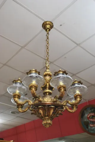 Antigua lámpara de bronce con tulipas cristal