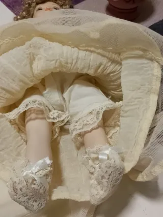 Muñeca de porcelana vintage