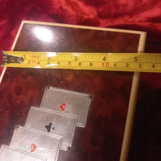 Caja de juego de póker con incrustaciones