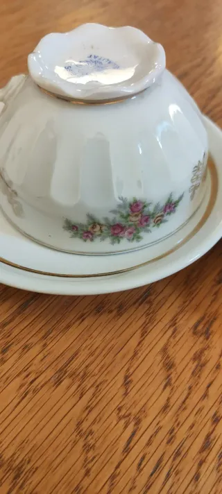 Set 2 Tazze da thè in porcellana con piattini