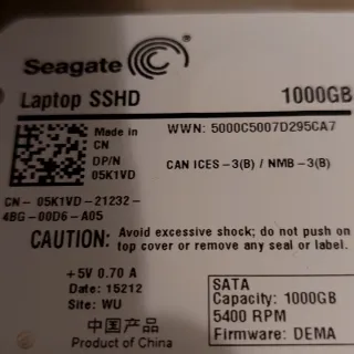 Dos discos SSHD 1TB Seagate: 3605 y 8226 horas uso