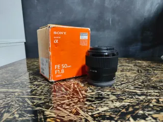 Objetivo Sony FE 1.8/50