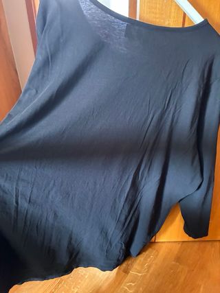 Camiseta Zara Oversize Negra Bolsillos