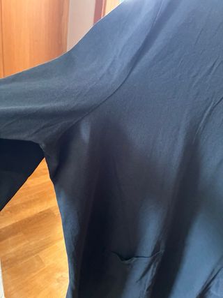 Camiseta Zara Oversize Negra Bolsillos