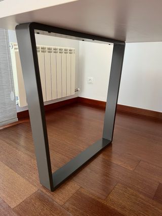 Mesa de comedor moderna beige y gris