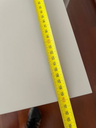 Mesa de comedor moderna beige y gris