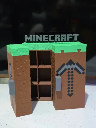 Figura Minecraft con Logo