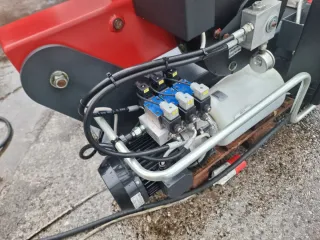 Desmontadora de ruedas camión SICAM TCS26