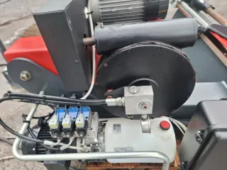 Desmontadora de ruedas camión SICAM TCS26