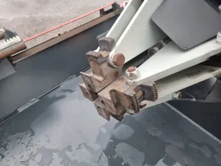 Desmontadora de ruedas camión SICAM TCS26