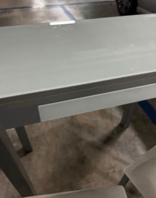 Mesa de cocina y 2 sillas