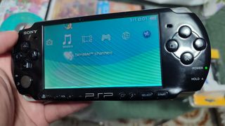 PSP + juegos + accesorios todo x 25€ ( LEER TODO)