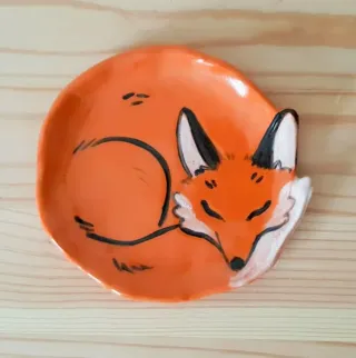 Platos pequeños personalizables de animales.